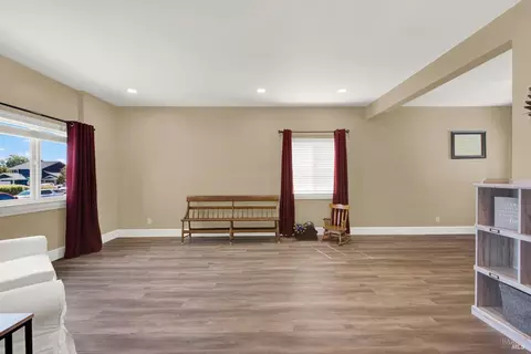 Living - 320 Limerick Way, Vacaville, CA 95688 photo 1 of 4