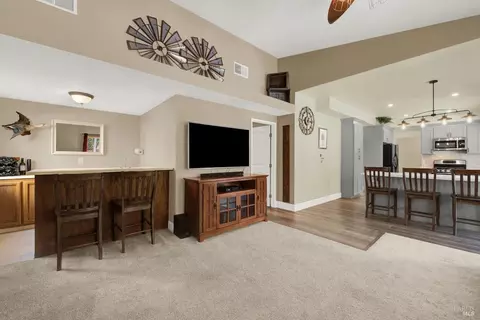 Entry Way - 320 Limerick Way, Vacaville, CA 95688 photo 8 of 12