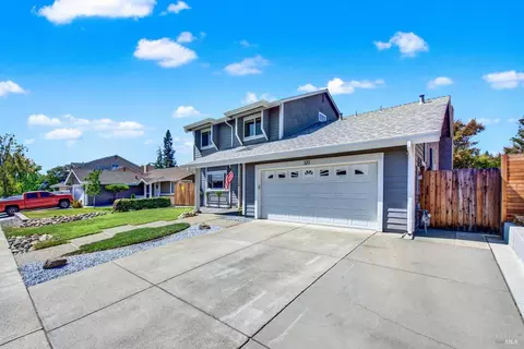 Exterior - 320 Limerick Way, Vacaville, CA 95688 photo 7 of 31
