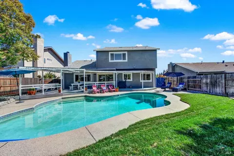 Exterior - 320 Limerick Way, Vacaville, CA 95688 photo 22 of 31