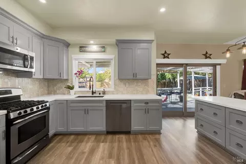Kitchen - 320 Limerick Way, Vacaville, CA 95688 photo 1 of 12