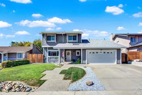 Exterior - 320 Limerick Way, Vacaville, CA 95688 photo 4 of 31