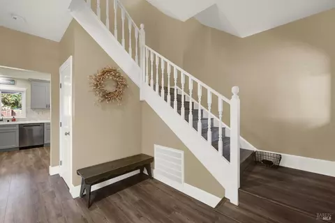Entry Way - 320 Limerick Way, Vacaville, CA 95688 photo 2 of 12