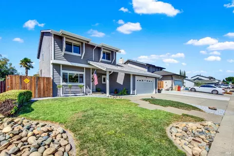 Exterior - 320 Limerick Way, Vacaville, CA 95688 photo 6 of 31