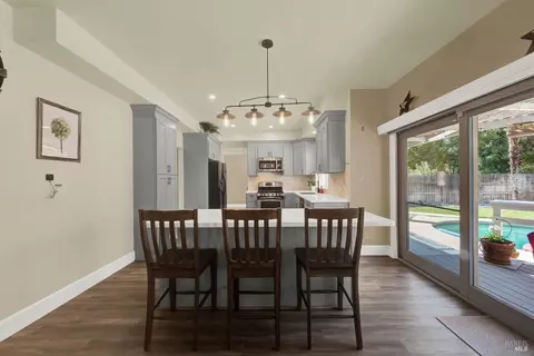 Kitchen - 320 Limerick Way, Vacaville, CA 95688 photo 11 of 12