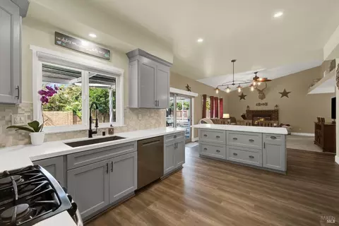 Kitchen - 320 Limerick Way, Vacaville, CA 95688 photo 2 of 12