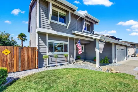 Exterior - 320 Limerick Way, Vacaville, CA 95688 photo 9 of 31