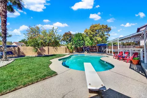 Exterior - 320 Limerick Way, Vacaville, CA 95688 photo 18 of 31