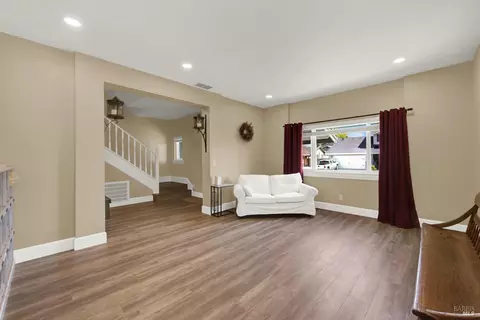 Living - 320 Limerick Way, Vacaville, CA 95688 photo 2 of 4