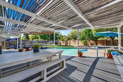 Exterior - 320 Limerick Way, Vacaville, CA 95688 photo 14 of 31