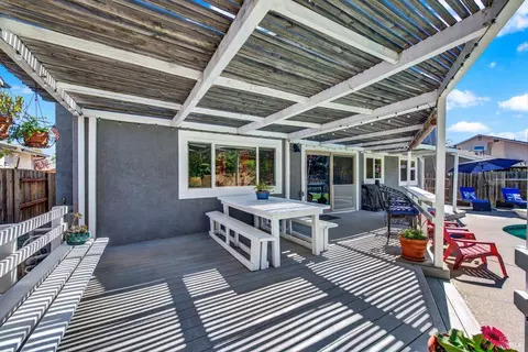 Exterior - 320 Limerick Way, Vacaville, CA 95688 photo 13 of 31