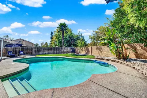 Exterior - 320 Limerick Way, Vacaville, CA 95688 photo 27 of 31