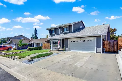 Exterior - 320 Limerick Way, Vacaville, CA 95688 photo 2 of 31