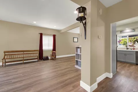 Entry Way - 320 Limerick Way, Vacaville, CA 95688 photo 3 of 12