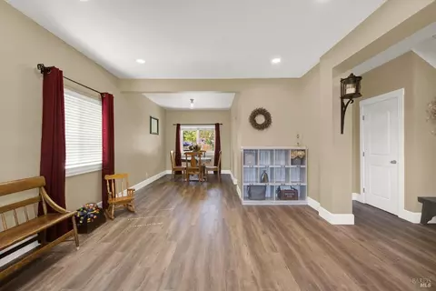 Entry Way - 320 Limerick Way, Vacaville, CA 95688 photo 5 of 12