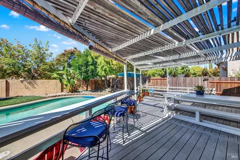 Exterior - 320 Limerick Way, Vacaville, CA 95688 photo 12 of 31