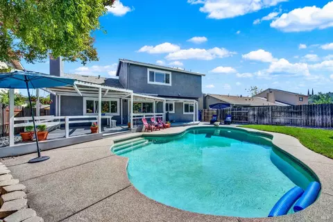 Exterior - 320 Limerick Way, Vacaville, CA 95688 photo 24 of 31