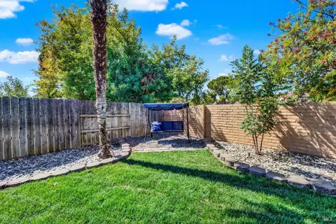 Exterior - 320 Limerick Way, Vacaville, CA 95688 photo 21 of 31