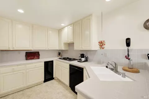 216 E 2nd St, Benicia, CA 94510 photo 32