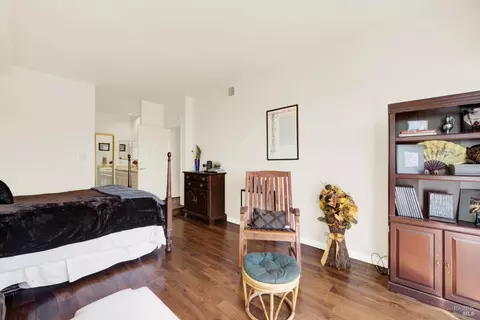 216 E 2nd St, Benicia, CA 94510 photo 49