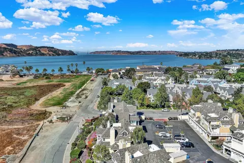 216 E 2nd St, Benicia, CA 94510 photo 11