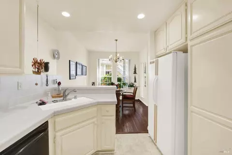 216 E 2nd St, Benicia, CA 94510 photo 36
