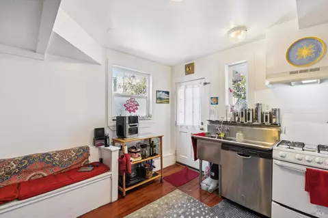 Kitchen - 519 Virginia St, Vallejo, CA 94590 photo 4 of 9