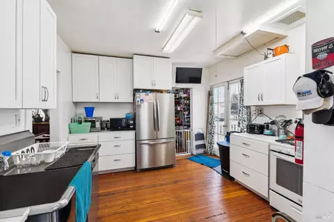 Kitchen - 519 Virginia St, Vallejo, CA 94590 photo 3 of 9