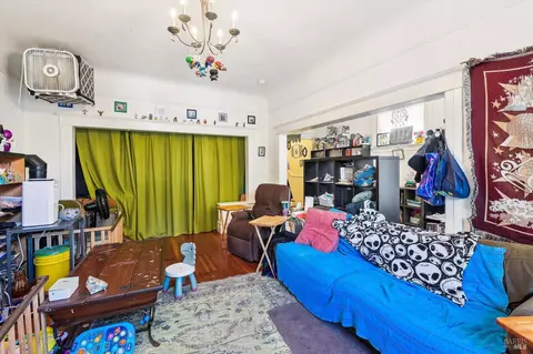 Living - 519 Virginia St, Vallejo, CA 94590 photo 3 of 10