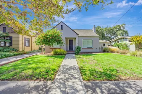 633 Wright St, Santa Rosa, CA 95404