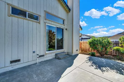 Exterior - 2455 E Atlantic Ave, Fairfield, CA 94533 photo 12 of 22