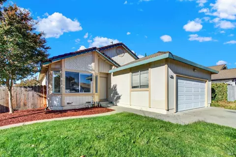 Exterior - 2455 E Atlantic Ave, Fairfield, CA 94533 photo 8 of 22