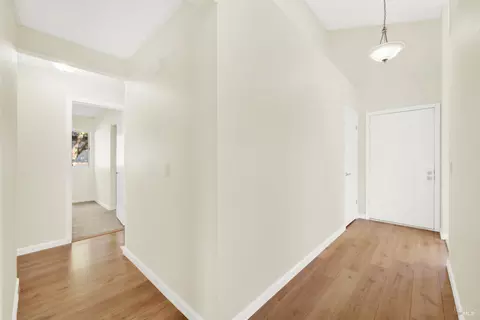 Entry Way - 2455 E Atlantic Ave, Fairfield, CA 94533 photo 3 of 4