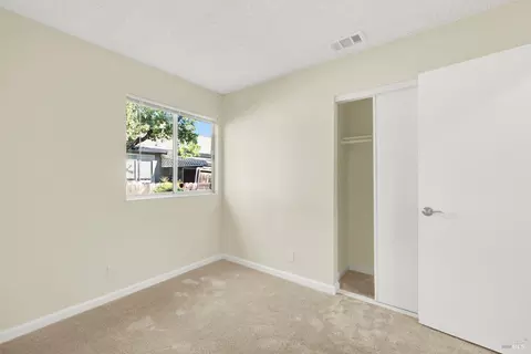 Bedroom - 2455 E Atlantic Ave, Fairfield, CA 94533 photo 5 of 10