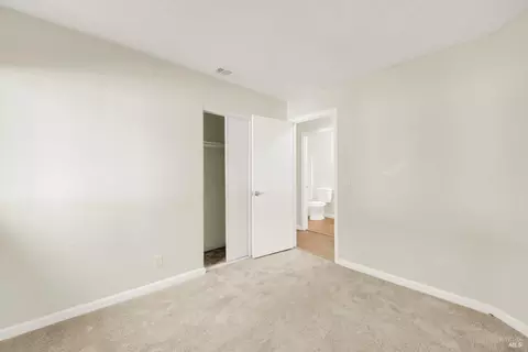 Bedroom - 2455 E Atlantic Ave, Fairfield, CA 94533 photo 6 of 10