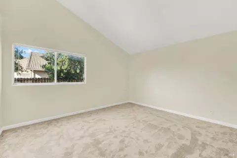 Bedroom - 2455 E Atlantic Ave, Fairfield, CA 94533 photo 7 of 10