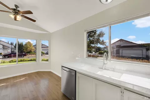 Kitchen - 2455 E Atlantic Ave, Fairfield, CA 94533 photo 4 of 5