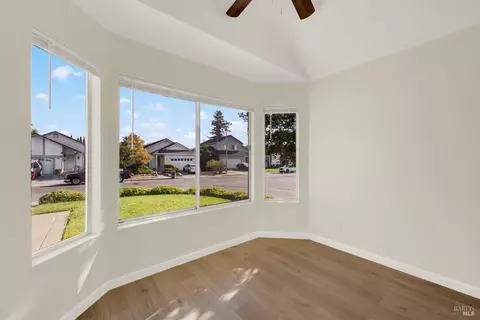 Living - 2455 E Atlantic Ave, Fairfield, CA 94533 photo 6 of 8