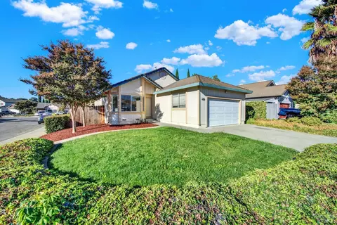 Exterior - 2455 E Atlantic Ave, Fairfield, CA 94533 photo 3 of 22