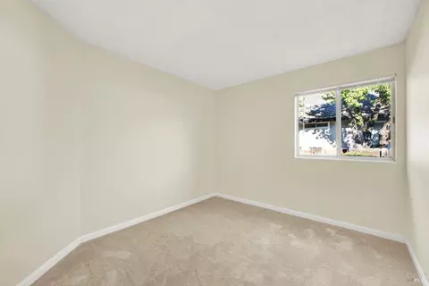 Bedroom - 2455 E Atlantic Ave, Fairfield, CA 94533 photo 4 of 10
