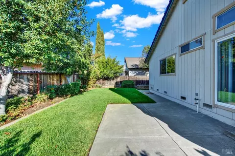 Exterior - 2455 E Atlantic Ave, Fairfield, CA 94533 photo 15 of 22