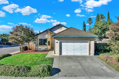 Exterior - 2455 E Atlantic Ave, Fairfield, CA 94533 photo 2 of 22