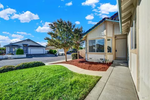 Exterior - 2455 E Atlantic Ave, Fairfield, CA 94533 photo 5 of 22