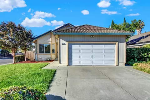 Exterior - 2455 E Atlantic Ave, Fairfield, CA 94533 photo 4 of 22