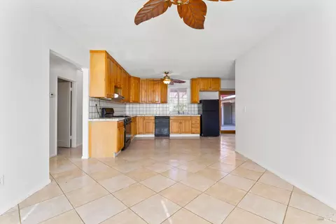 908 Winchester St, Vallejo, CA 94590 photo 4