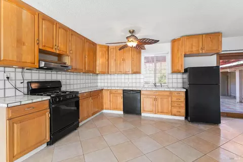 908 Winchester St, Vallejo, CA 94590 photo 5