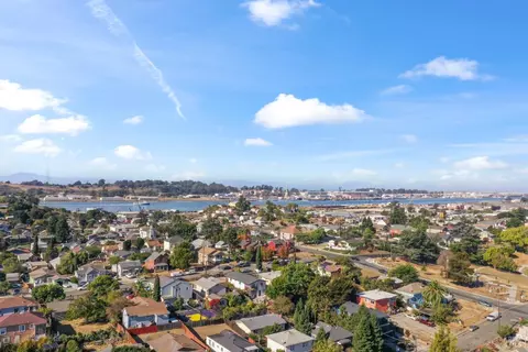908 Winchester St, Vallejo, CA 94590 photo 2