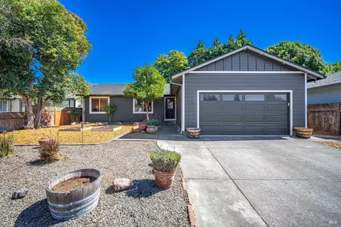 230 Carina Dr, Santa Rosa, CA 95401