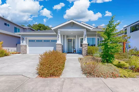 1847 Bella Vista Way, Santa Rosa, CA 95403