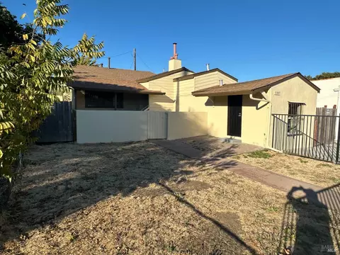 544 Wallace Ave, Vallejo, CA 94590 photo 2